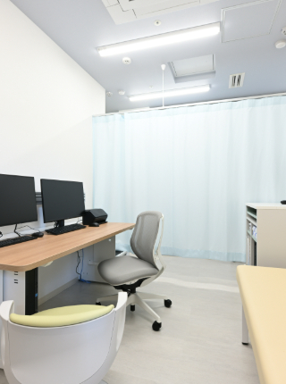 東新宿駅前こばやし消化器内科 院長 小林雅邦